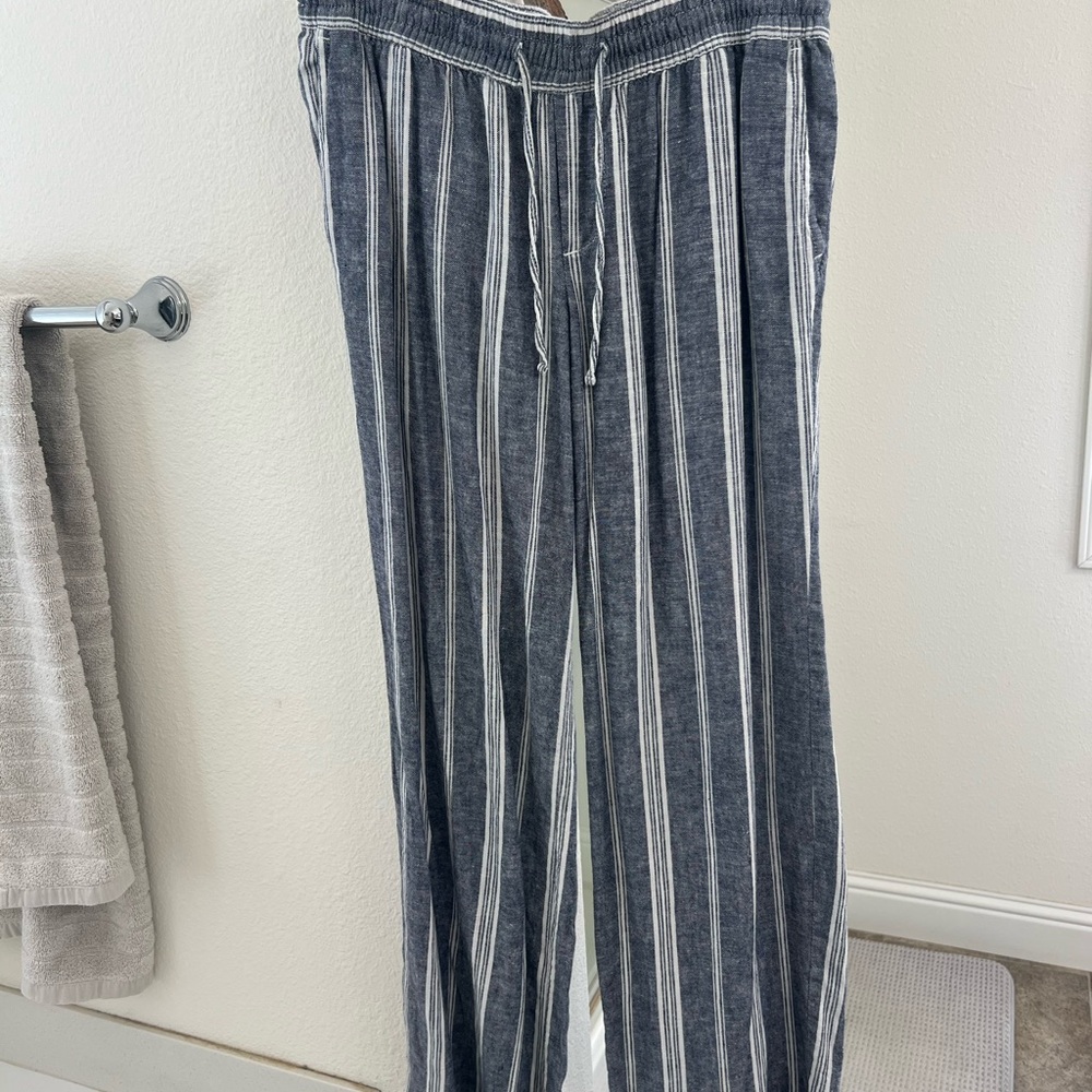 Old Navy Navy and White Striped Pants